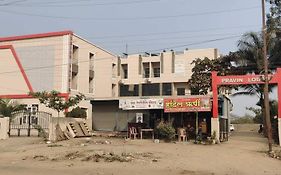 Spot On 73780 Hotel Pravin